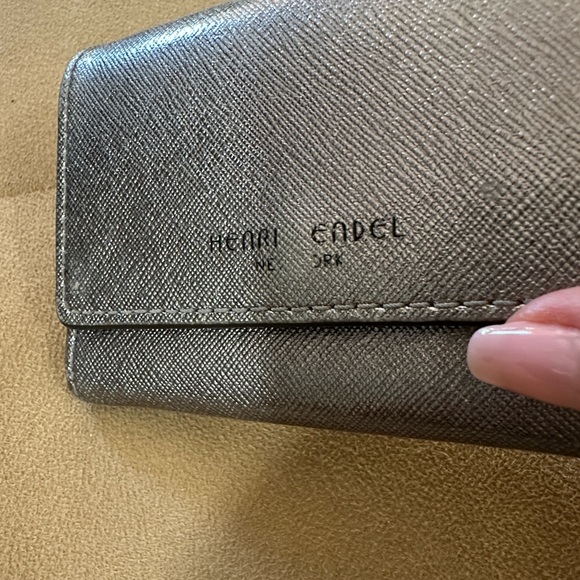 Henri Bendel Metallic Silver change purse wallet - Picture 4 of 11